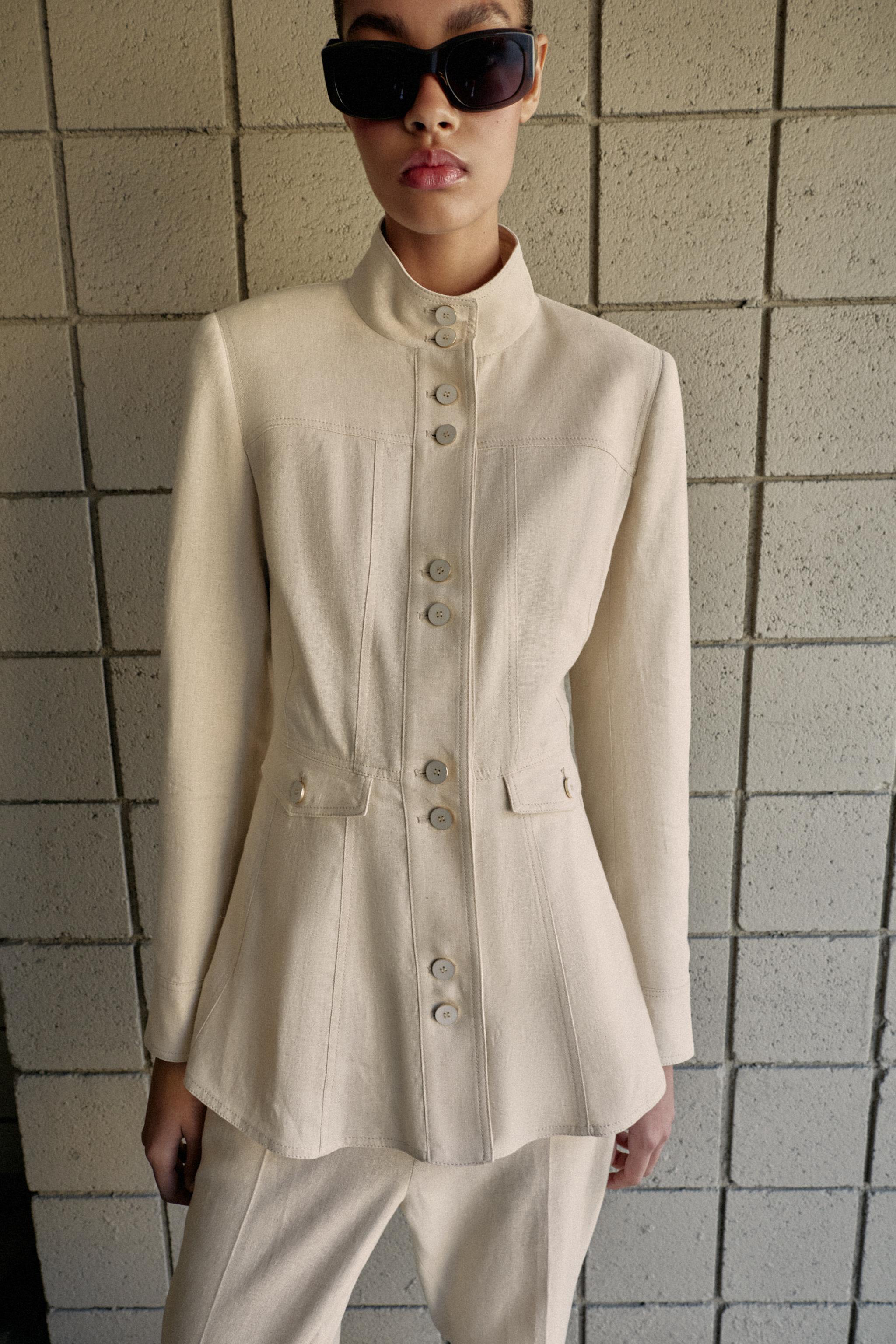 FITTED LINEN JACKET WITH SHOULDER PADS